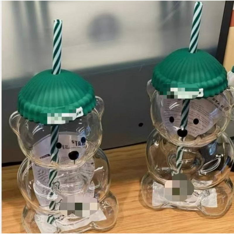 Taza de oso tipo oso con paja 590ml taza de agua creativa de dibujos animados al por mayor de alta borosilicina de vidrio cubierta de hielo