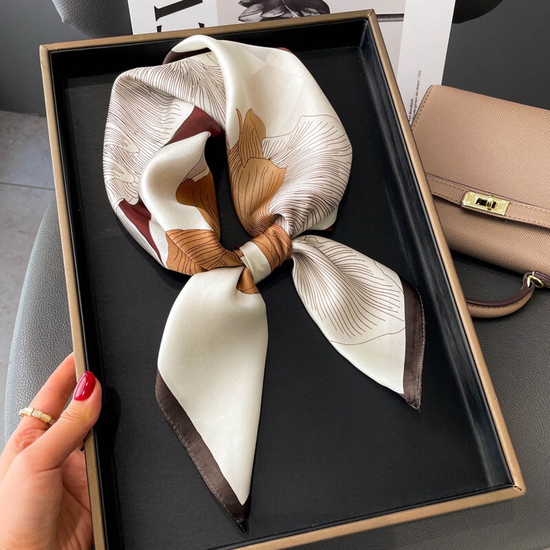 Age Reducing Silk 70 Small Square Silk South Korea All-match Animal Small Scarf Women's Spring and Autumn Decorative Scarf Age Reducing Silk 70 Small Square Silk South Korea All-match Animal Small Scarf Women's Spring and Autumn Decorative Scarf