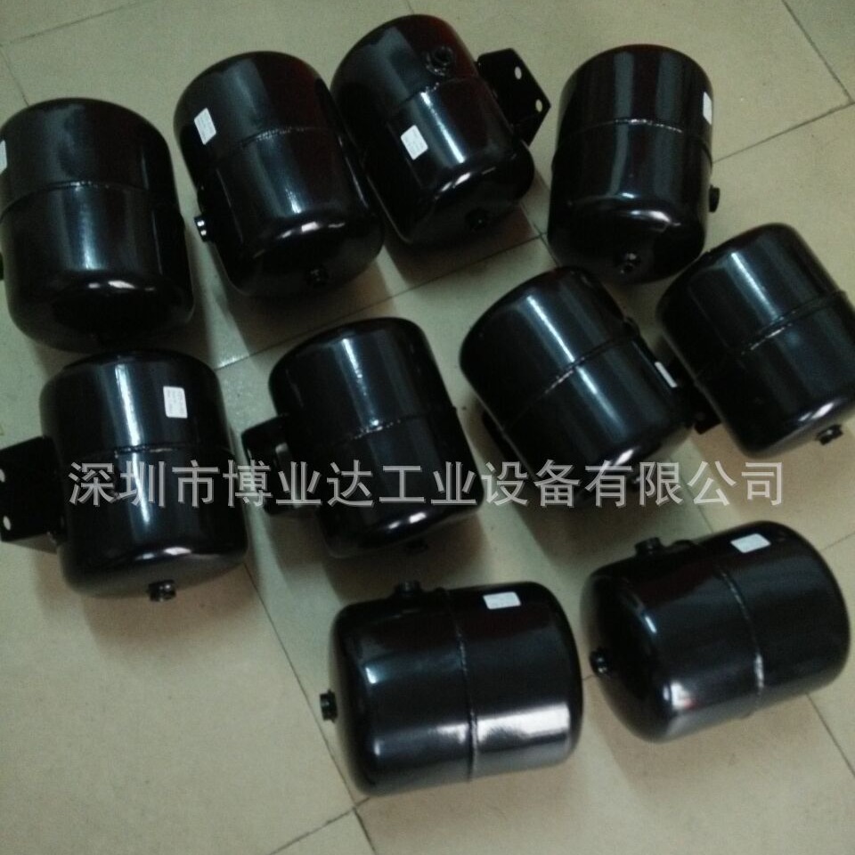 厂家供应江苏小型储气罐+苏州小型储存气体罐+无锡黑色小型储气罐