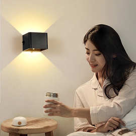 LED充电壁灯方形卧室床头人体感应USB免接线免打孔过道方块小夜灯