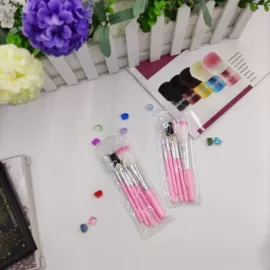 化妆刷、刷包;化妆工具套装;粉扑、美妆蛋