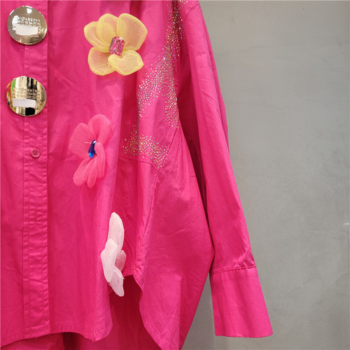 火龙果色衬衫女宽松慵懒风2023新款设计感小众前短后长烫钻花朵潮