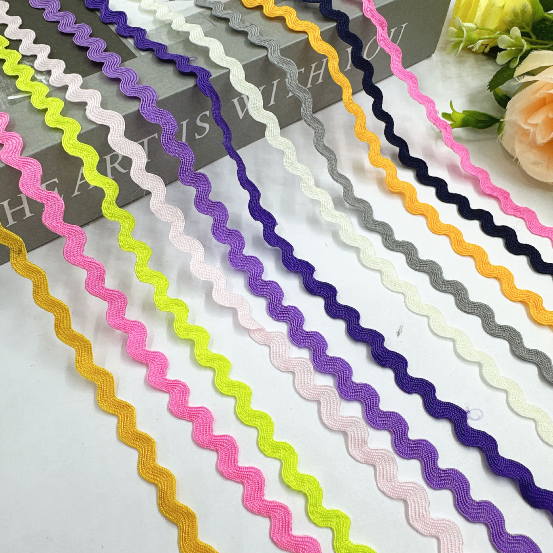 En stock mm onda de color sólido en forma de S borde curvo encaje cinta cortina sombrero ropa para niños accesorios de la boda accesorios de la ropa