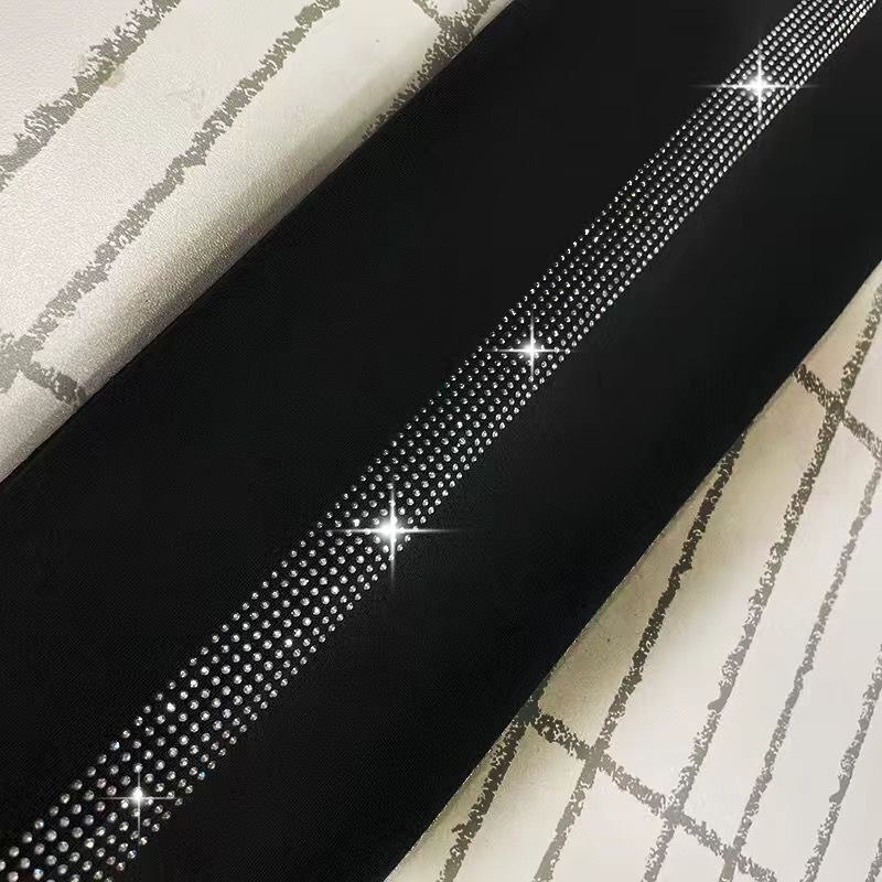 Leggings ajustados de modal, estilo grueso con adornos de pedrería resistentes, leggings de cintura alta para mujer, estilo delgado para uso exterior.