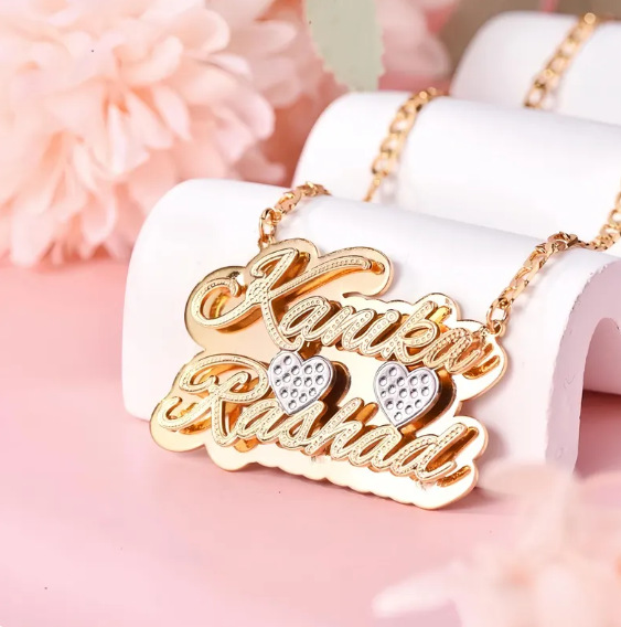 Collier unisexe avec plaque nominative bicolore dorée et double nom_voghion.com