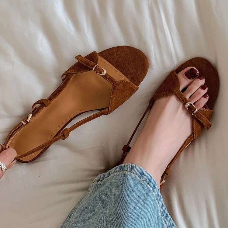 Retro Flat Sandals with One Strap for Women, Niche Design, Open-Toe, Vacation Casual Style, Roman Sandals, Caramel Color