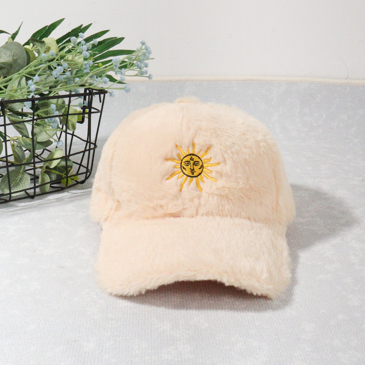 Unisex Plush baseball cap Sun embroidered duck hat Winter warm plush hat_voghion.com
