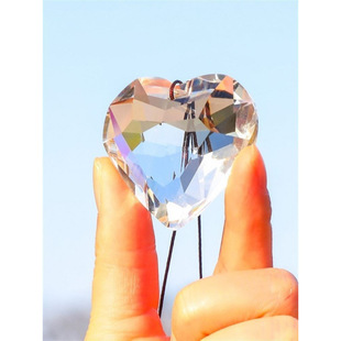 Crystal Sun Catcher Sunlight Collector Heart-Shaped Prism Mirror Necklace Pendant Light Catcher Ball Lamp Magic Rainbow