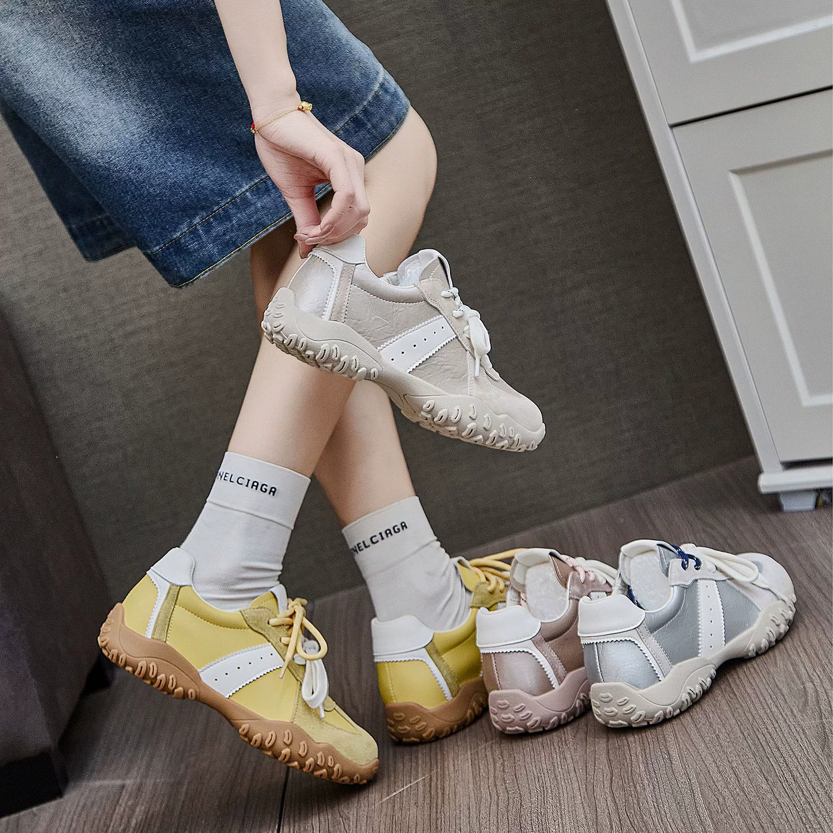 Кожаная весна и лето 2025 новый 7cm внутренний рост дикие повседневные модные кроссовки женские круглые шнуровые туфли