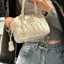 2025新款通勤女包高级感手提小方包百搭单肩斜挎波士顿女包辣妹包