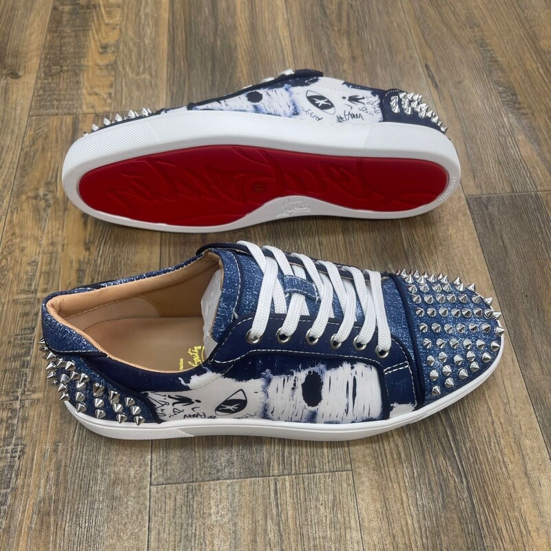 European CL red-soled shoes, popular studded shoes, unique and trendy CL studded shoes, fashionable and versatile red-soled studded sneakers European CL red-soled shoes, popular studded shoes, unique and trendy CL studded shoes, fashionable and versatile red-soled studded sneakers