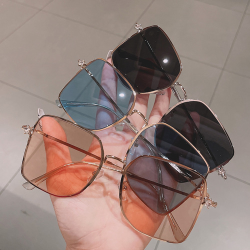 European and American fashion new star sunglasses for women Xiaohongshu ins street photography large frame trendy decorative anti-blue light glasses