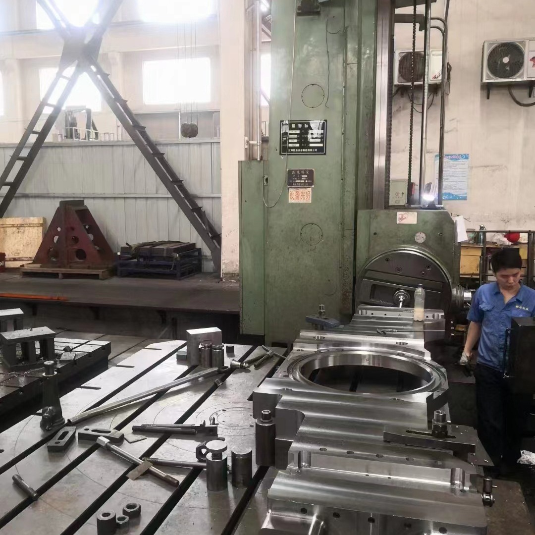 处理二手中捷TPX6213落地镗铣床加工高度:2000 加工长度:5600