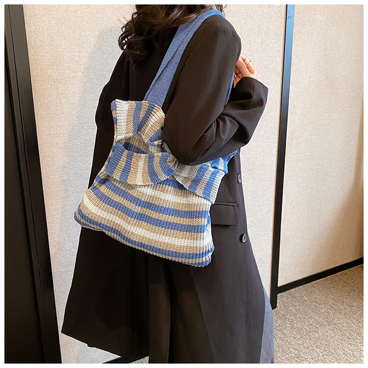 Women's Large Knit Stripe Vintage Style Classic Style Magnetic Buckle Shoulder Bag display picture 11