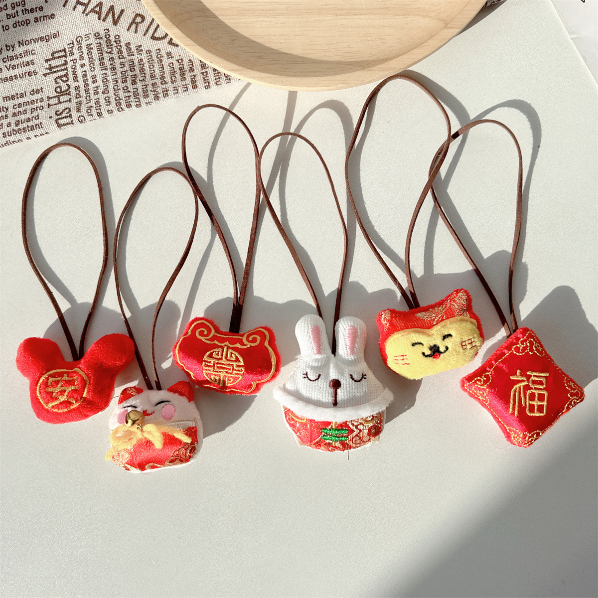 新年醒狮姓名牌包包挂件毛绒挂饰书包小饰品钥匙扣链可爱挂绳玩具-阿里巴巴