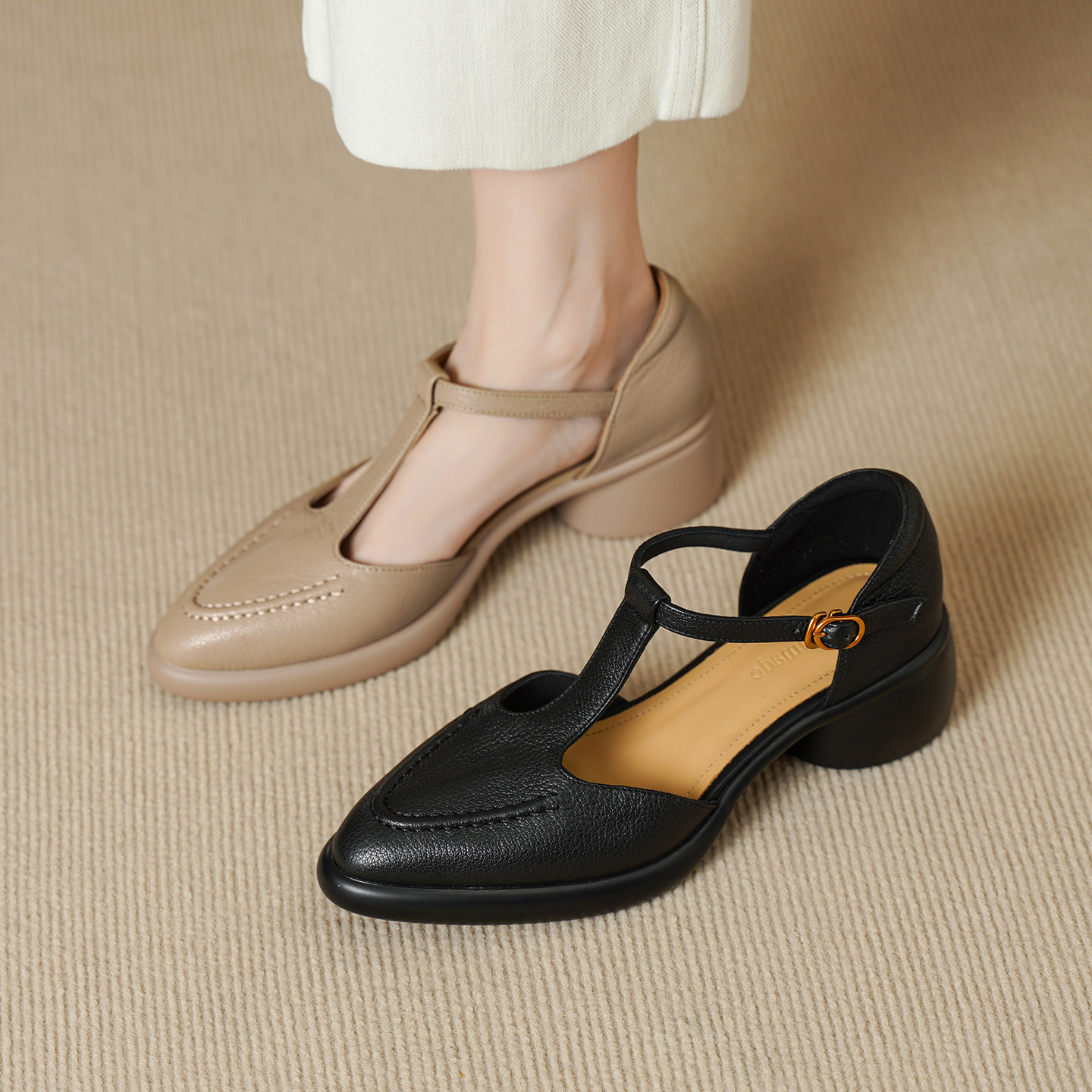 Sandal nữ quai chữ T gót vuông 5 cm mũi kín hở gót phong cách vintage — đen