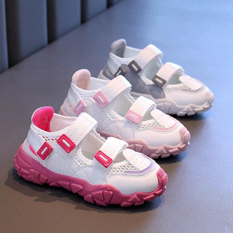 Сетчатые кроссовки для девочек 2024 Летние новые детские мягкие подошвы нескользящие и дышащие одиночные кроссовки для мальчиков спортивные сандалии