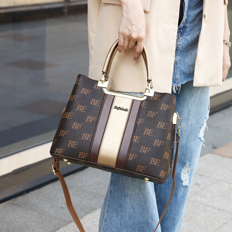 Bolsos de envío de San Valentín Bolsos de mensajero para mujer 2025 Bolsos de mujer de nueva moda Bolsos de hombro a juego de color Bolsos de gran capacidad para mujer