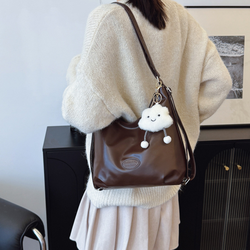 Bolsa de mujer coreana de gran capacidad bajo la axila 2024 retro nuevo otoño y invierno de hombro de moda versátil bolso de hombro