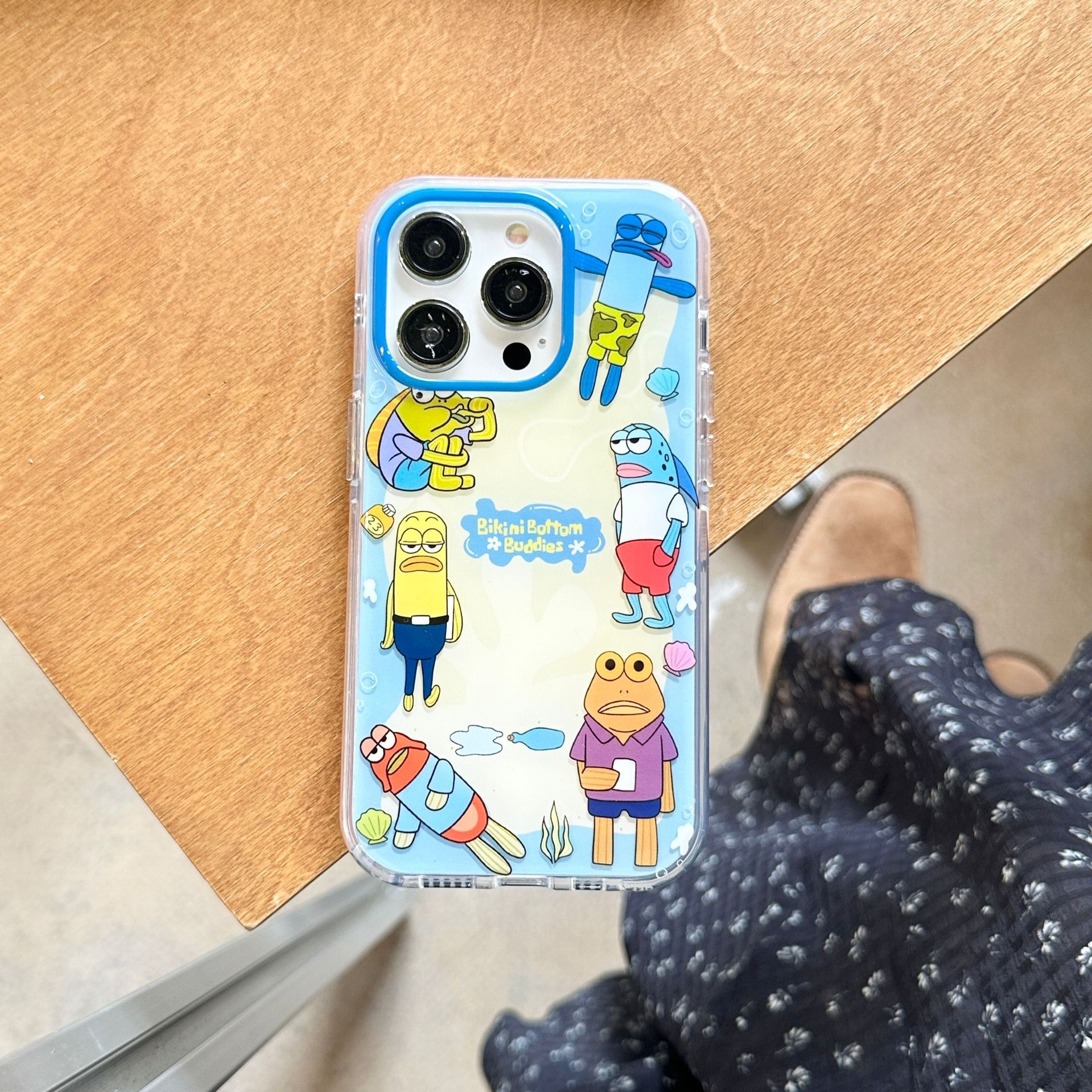 Divertido pez feo de dibujos animados para 16ProMax Apple 14 funda para teléfono móvil iphone15PM soporte giratorio 16 femenino 13