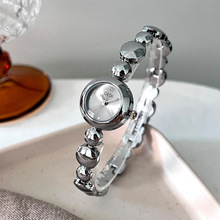 ����ֱ�Ů����ʱ��������Ů�߼��м�Լ����ͨ�ڰٴ�ŮʿʯӢ��
