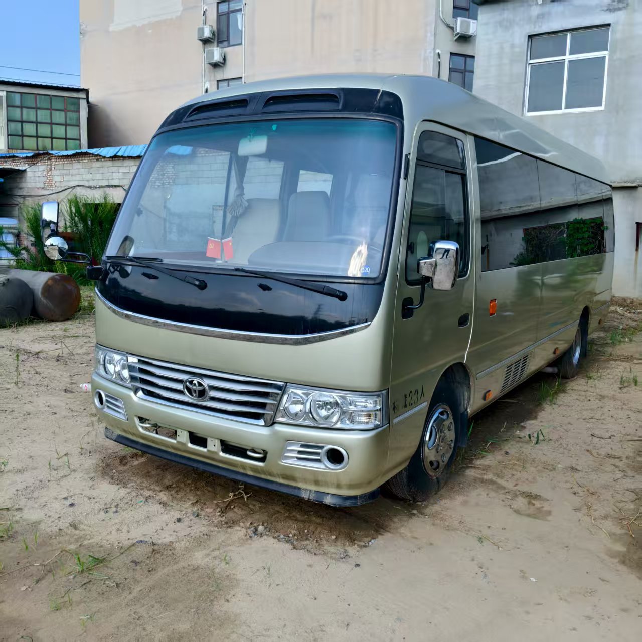 出口丰田考斯特23座中巴车 丰田海狮14座客车 18座商务车