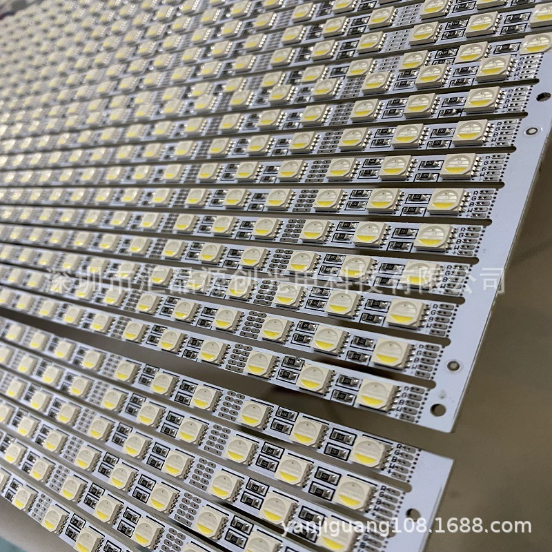 5050RGBW жесткая световая полоса 84/м низкое напряжение 12 В красочное изменение цвета выделяет световую полосу шириной 5 мм и узкую пластину с источником света