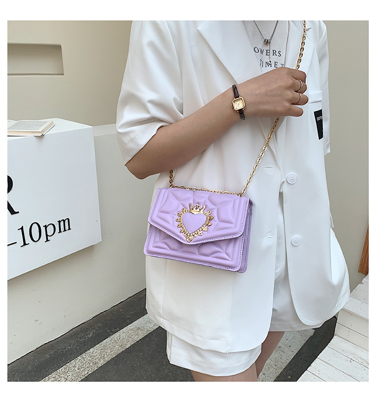 Women's Small Pu Leather Heart Shape Solid Color Fashion Square Magnetic Buckle Crossbody Bag display picture 4