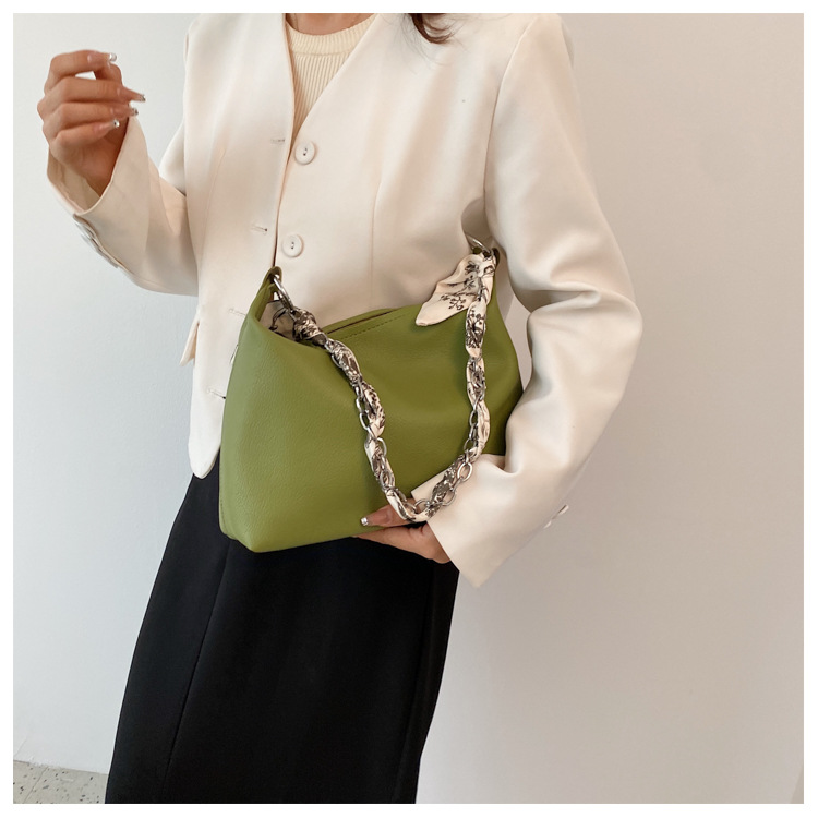 Wholesale Simple Solid Color Silk Scarf Handle One-shoulder Messenger Bag Nihaojewelry display picture 13