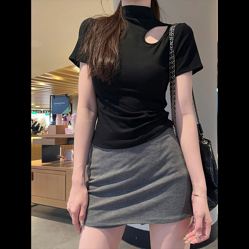 黑色半高领镂空正肩短袖T恤女2024春夏内搭修身设计感短款上衣服