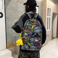 かばんのアメリカ落書き中学校の女子学生が混ざっている人ins潮クールな男子学生の超ハンサムなファッションのバックパック男