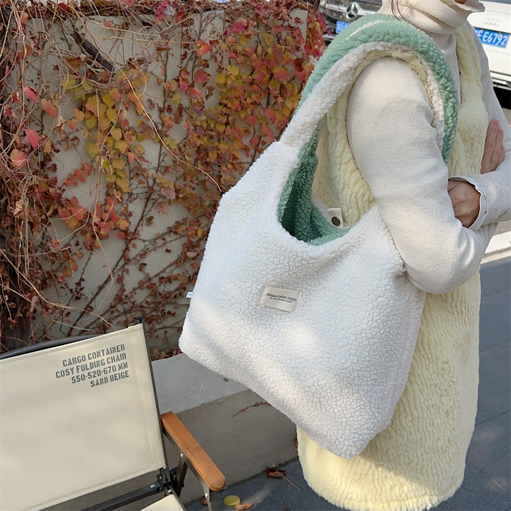 310233 Autumn/Winter Korean version dual-sided plush simple single-shoulder student large-capacity commuting vest bag undefined