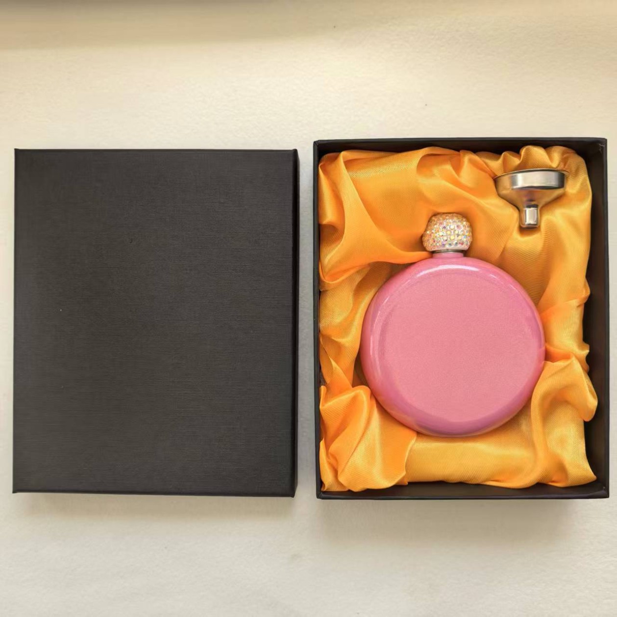 Regalo de gama alta Amazon transfronteriza 304 olla de vino de acero inoxidable pintura brillante cubierta de diamante 5oz ronda portátil Dama