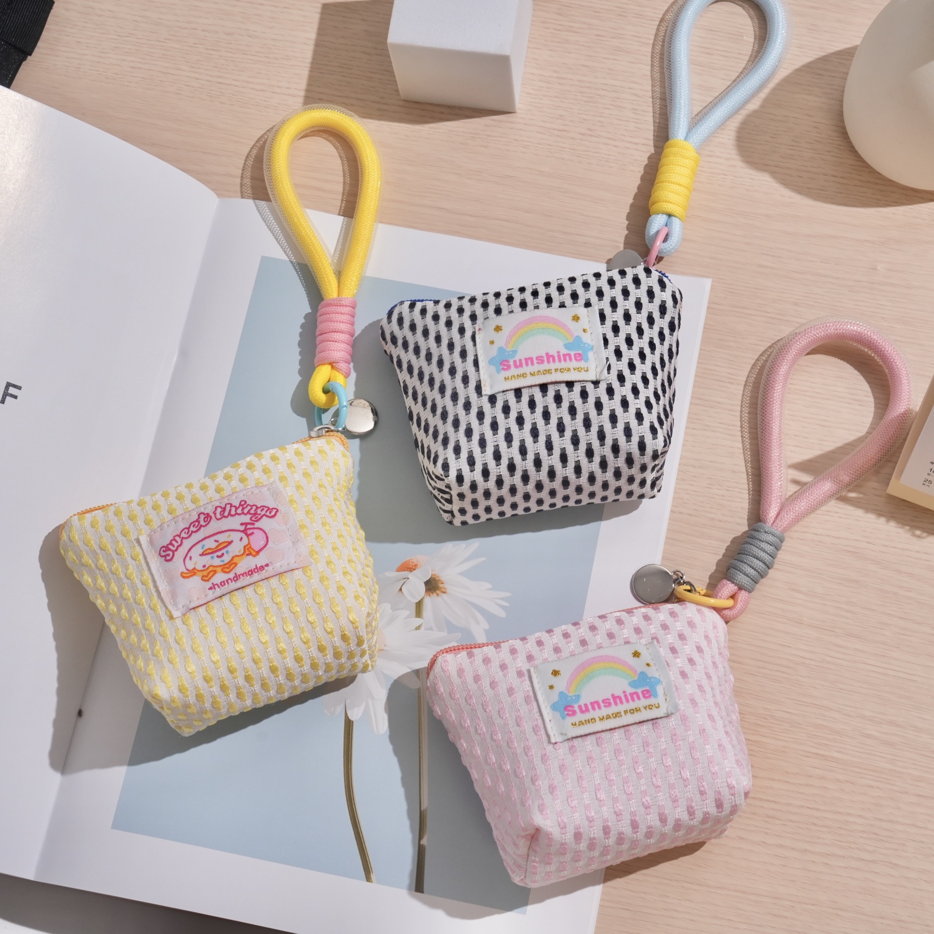 Bolsa red gasa color contraste, multifuncional para cosméticos, monedero y modelo muñeca.