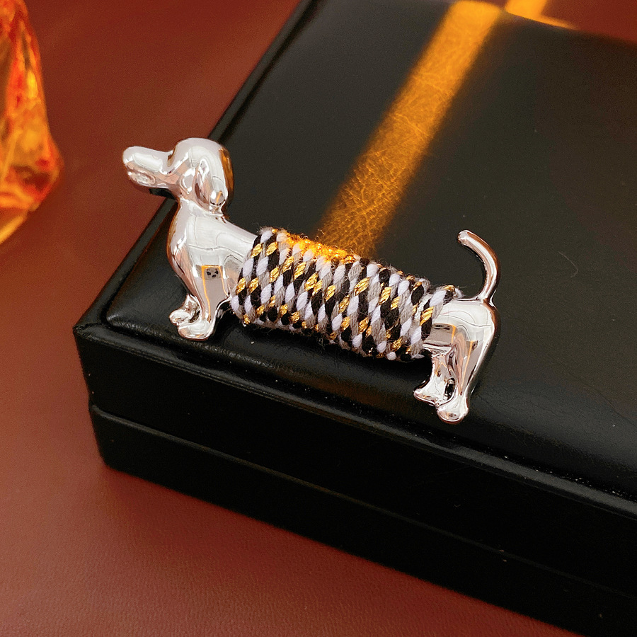 Vintage Enamel Horse Brooch for the Zodiac Year, Retro High-End Suit Pin, Fashionable Versatile Accessory for Women