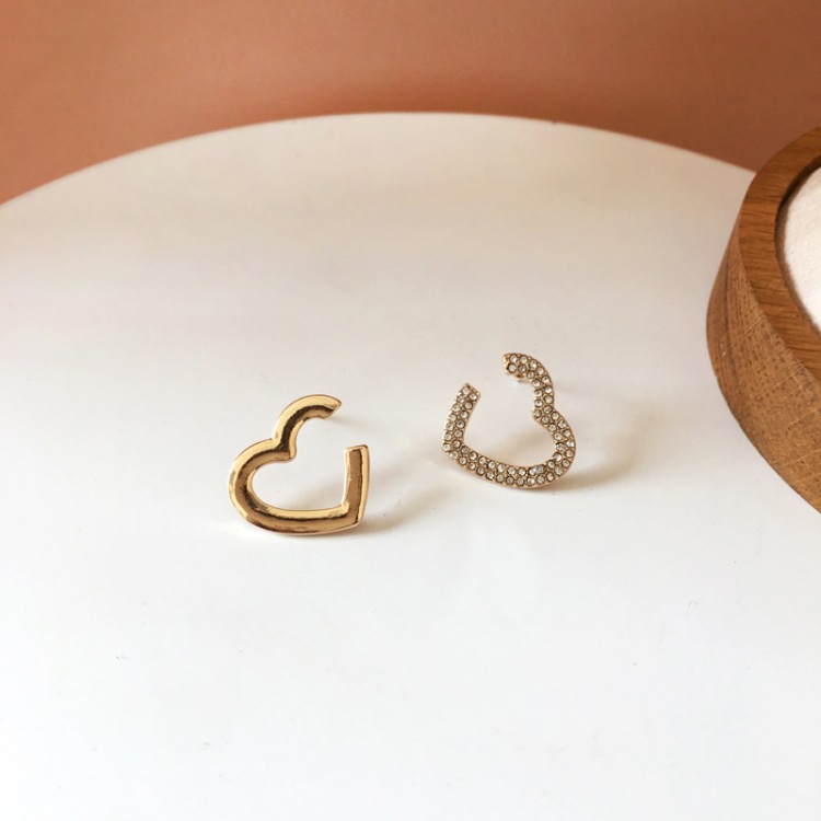 Fashion Heart-shape Diamond Alloy Earrings Wholesale display picture 5