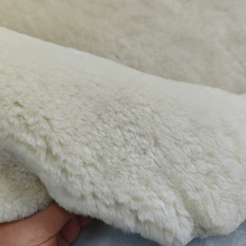 生皮、毛皮;羊皮革;汽车清洁工具