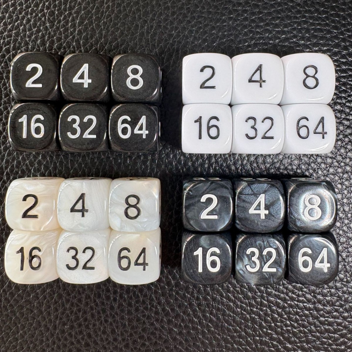 Rounded Corner Marble-Patterned 16mm Solid Color Black and White Dice Set for Board Games and Tabletop Role-Playing Games, with 2 Sets of Numbered Dice