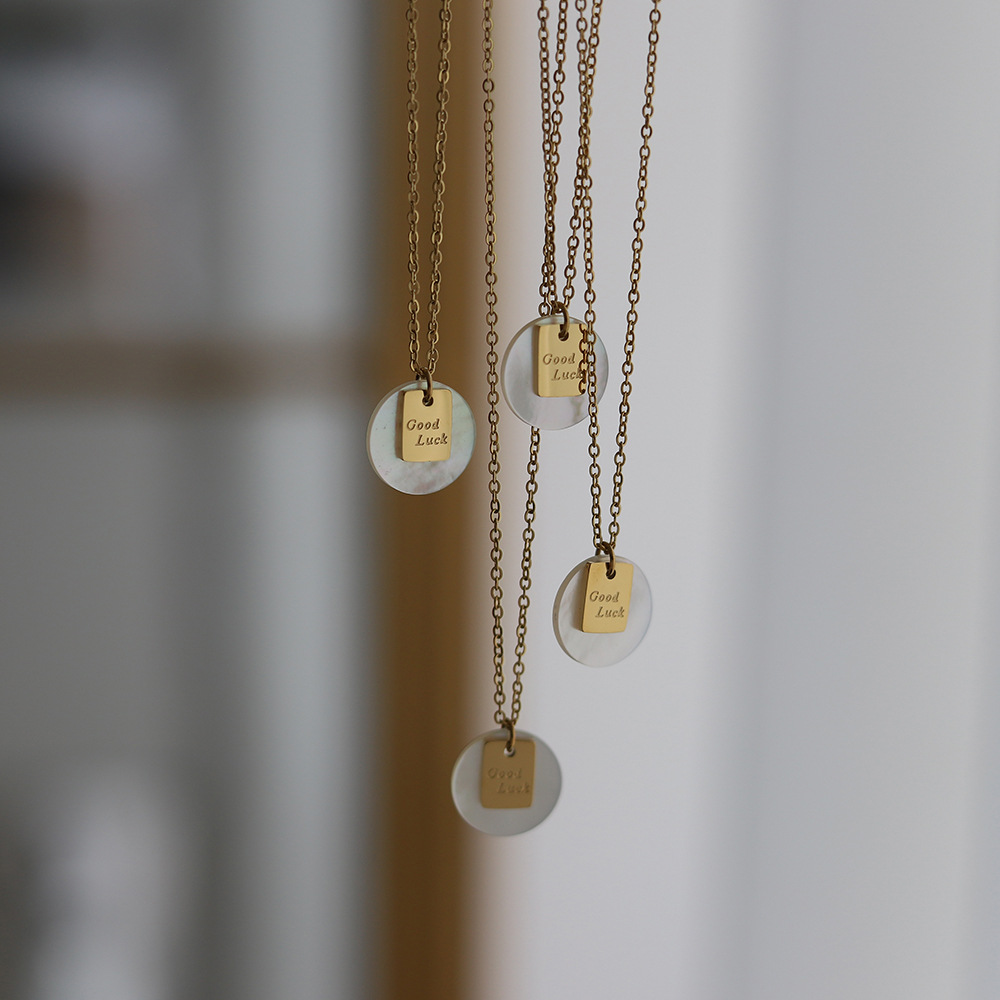 Elegant Round Letter Shell Titanium Steel Necklace 1 Piece