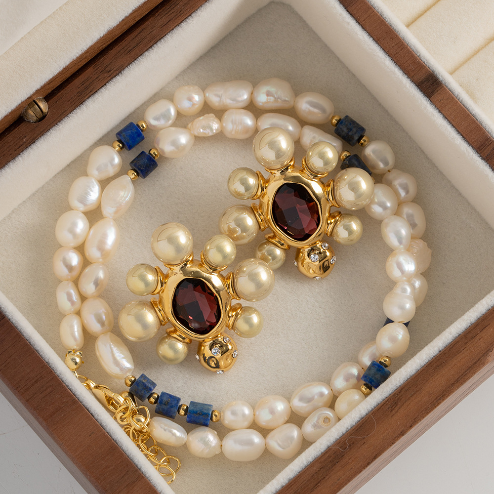 Retro Geometric Copper Gold Plated Crystal Pearl Earrings 1 Pair