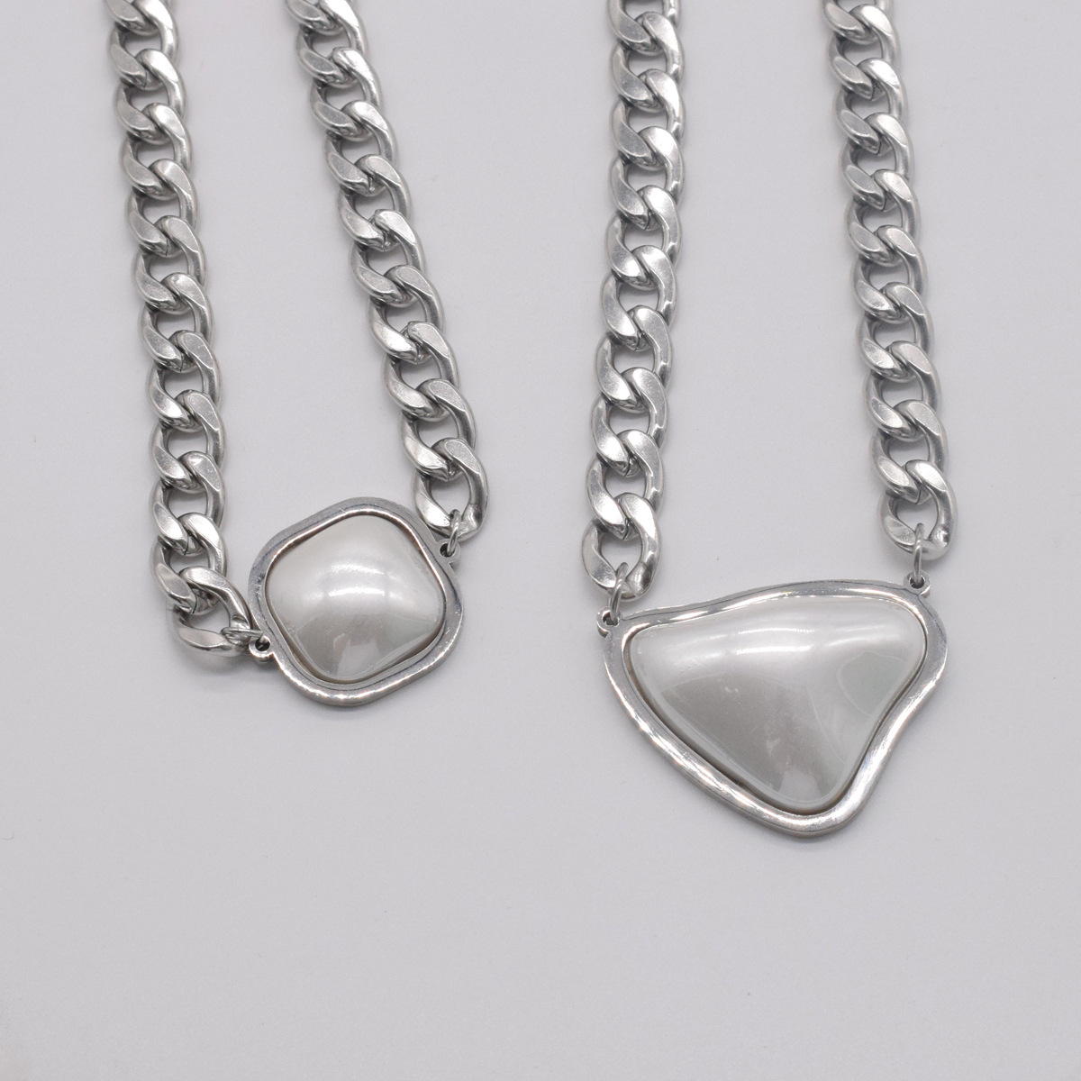 Simple Thick Chain Triangle Mother-of-pearl Titanium Steel Necklace display picture 2