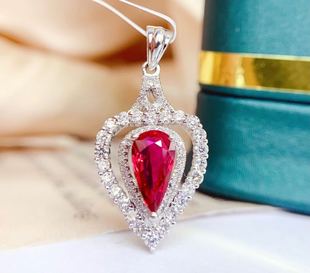 Jewelry manufacturer DIY 18K gold inlaid natural unburned ruby pendant main stone: 1.05 karat