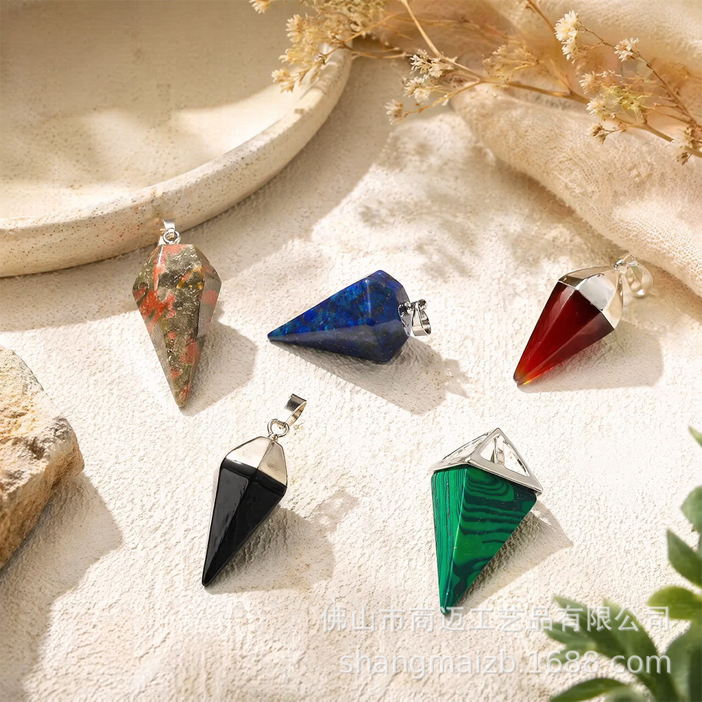 2025 spot exportación europea y americana piedra natural cristal cono hexagonal péndulo collar colgante joyería suministro transfronterizo al por mayor