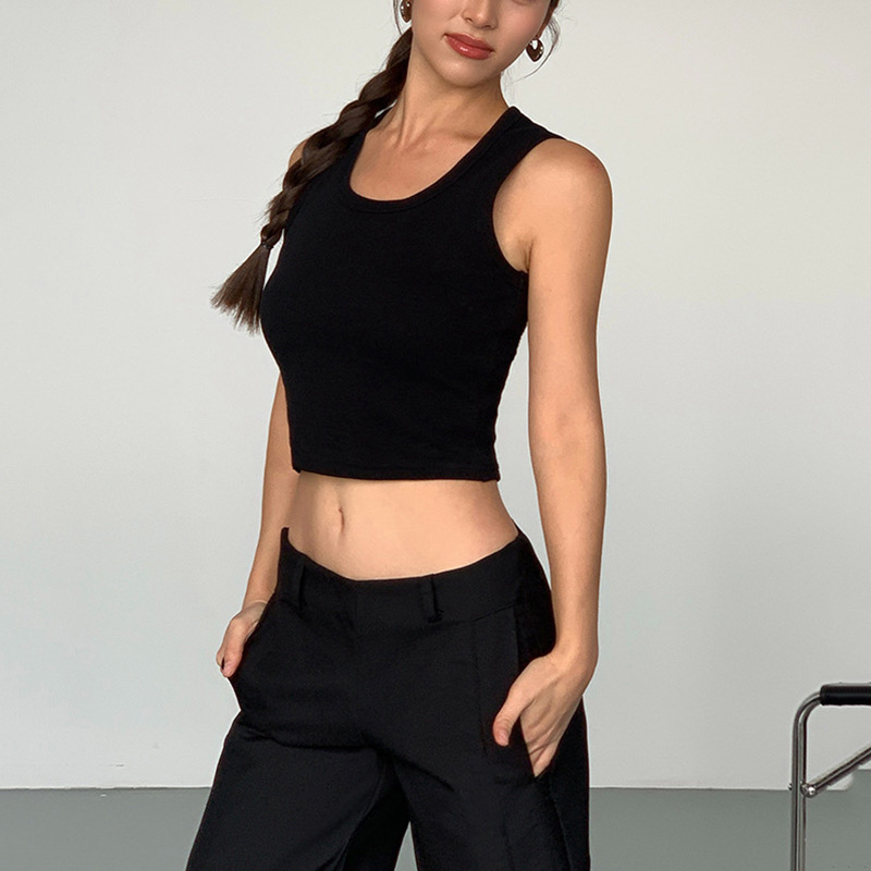 Short black top with cups
