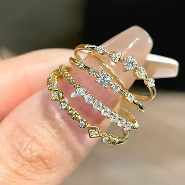 Micro-Inlaid Fine Zirconia, Non-Removable Diamonds, Thin Ring, Titanium Steel Electroplated with 18K Gold