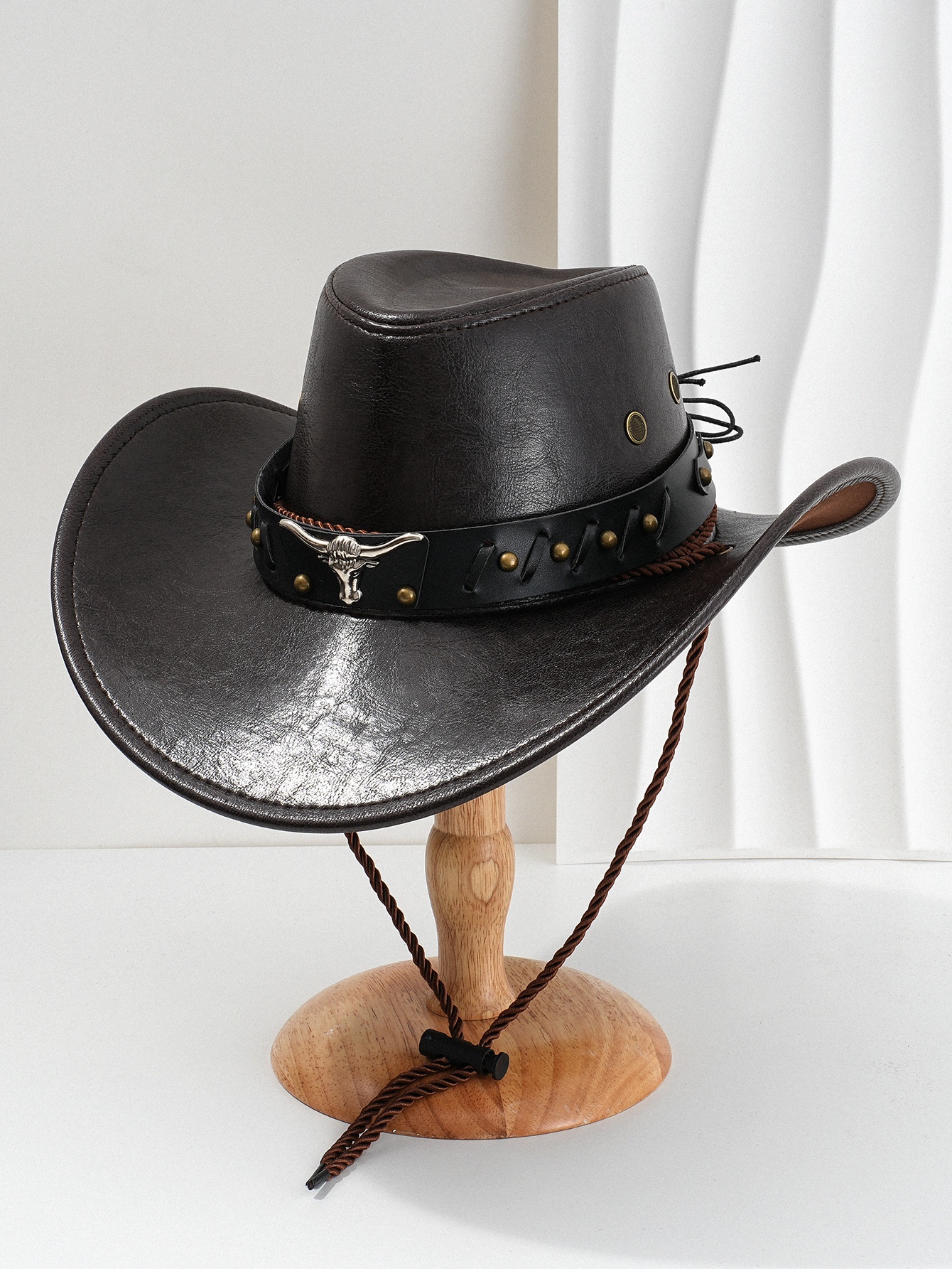 Explosiones transfronterizas de estilo masculino y masculino de piel PU sombrero de vaquero único punk cabeza de vaca cuero metal remaches cinturón fiesta de campamento