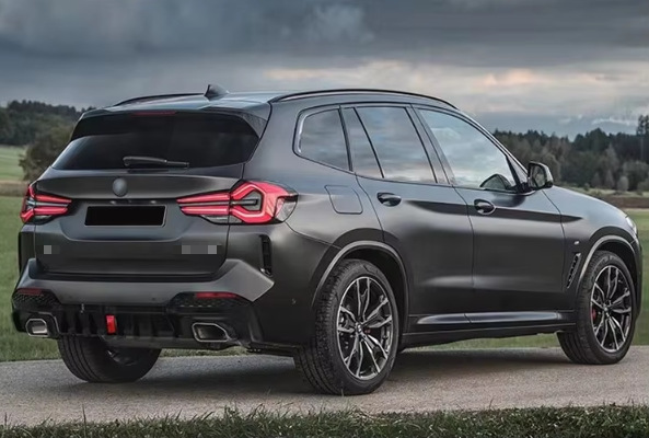 Suitable for BMW X3 rear lip G01, modified rear lip in glossy black, 2021 model, with lights and tail lip spoiler