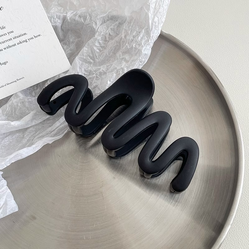 Leche marrón grande clip hembra red rojo invierno felpa horquilla trasera cabeza clip horquilla tocado tiburón clip al por mayor