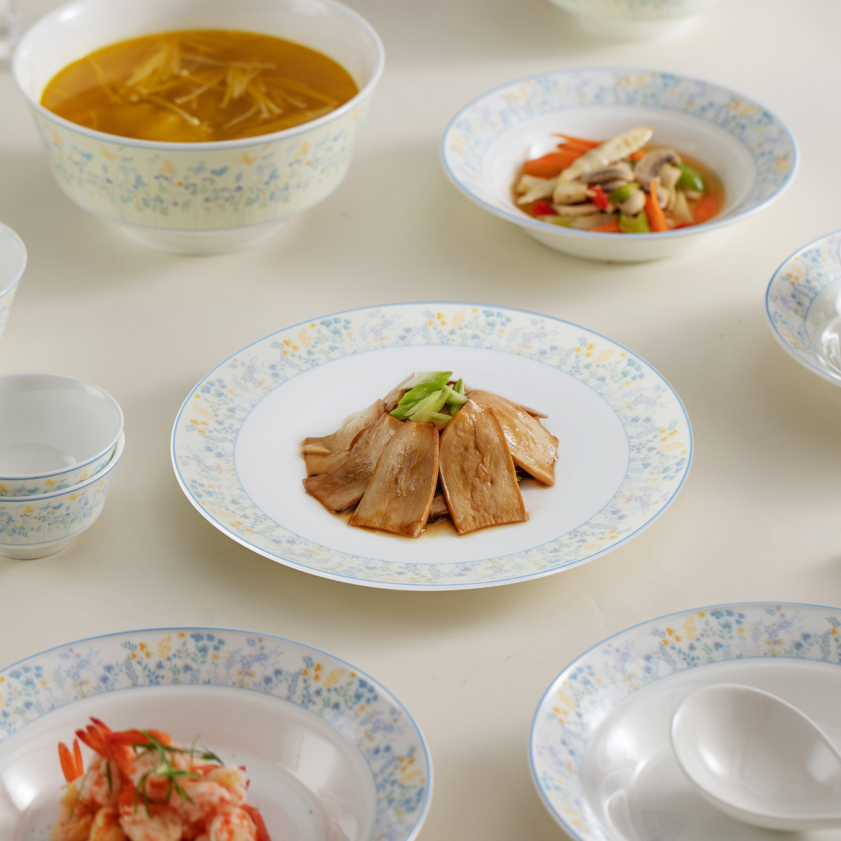 Cerámica solta Yongxia hueso de porcelana doméstica nueva mesa creativa ensalada de fideos cuenco de sopa de pescado enchuerto conjunto de cubiertos