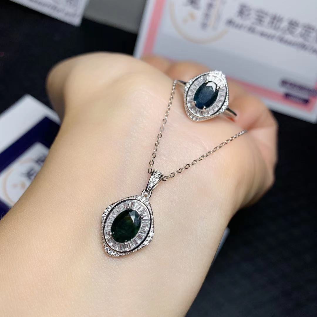 sapphire ring with stone jade